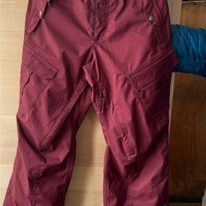 Womens Snowboarding Pants in Burgundy